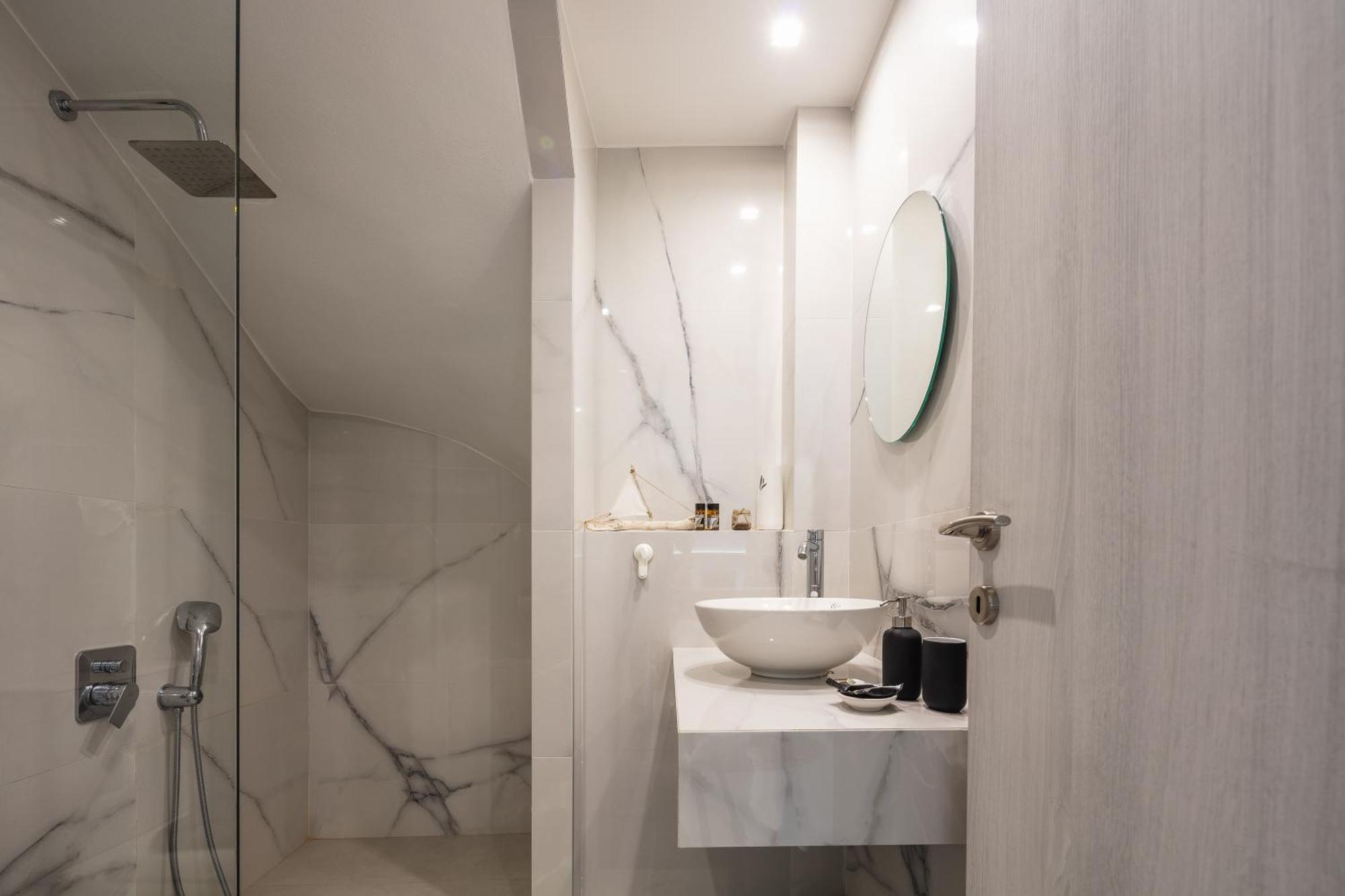 Villa Ligaria Pinnacle 外观 照片